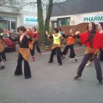 Carnaval de Pellouailles : Animation danse africaine, à Angers, en Maine-et-Loire
