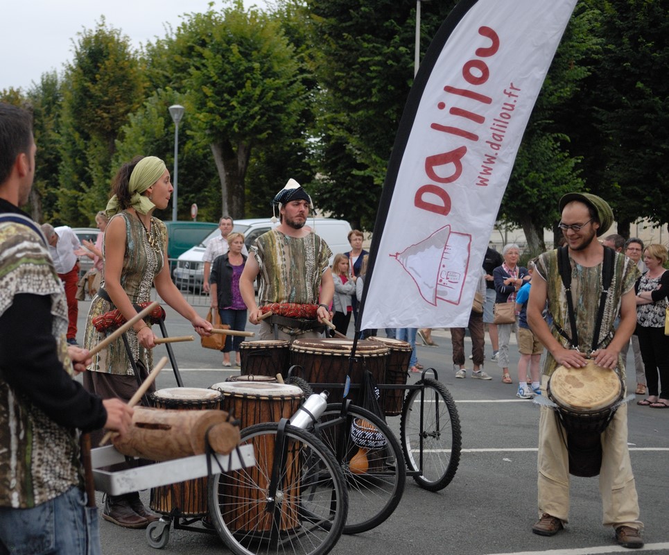 Le Collectif Dalilou : Prestation musicale à Baugé, Maine-et-Loire