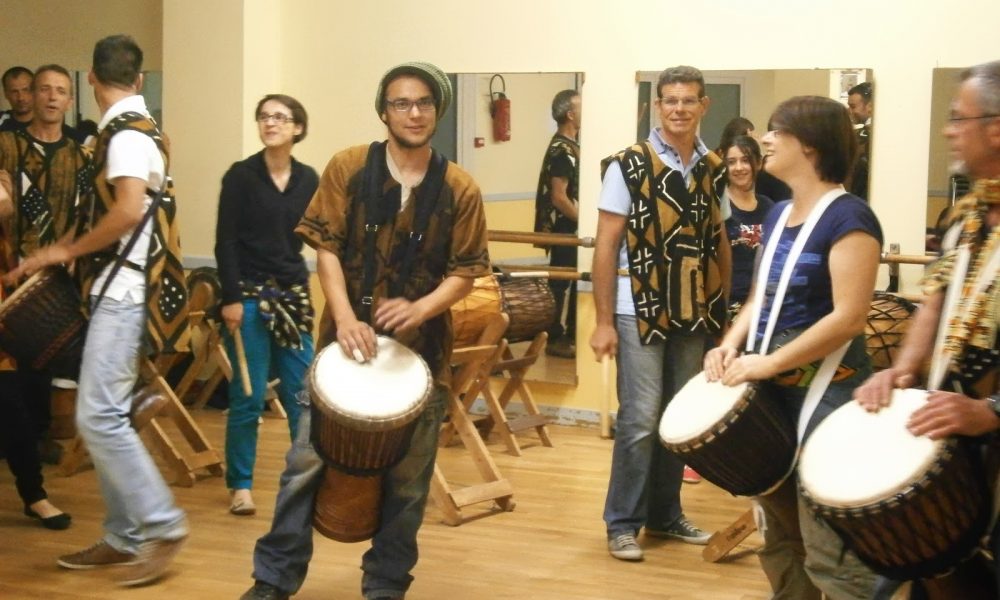 spectacle de percussions africaines à Briollay, Maine-et-Loire