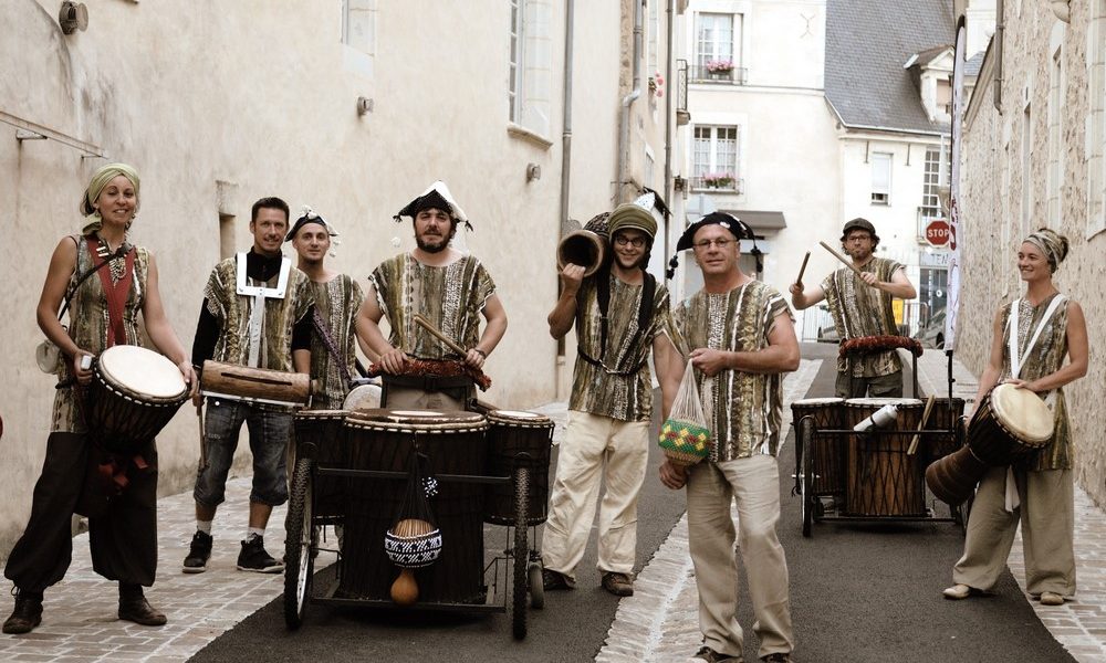 Le Collectif Dalilou : Prestation musicale à Baugé, Maine-et-Loire. Percussions Mandingues à Angers