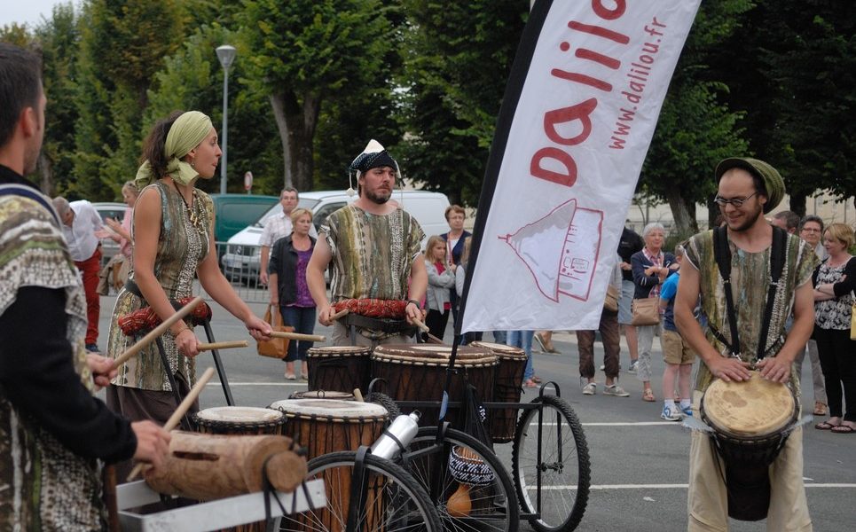 Le Collectif Dalilou : Prestation musicale à Baugé, Maine-et-Loire